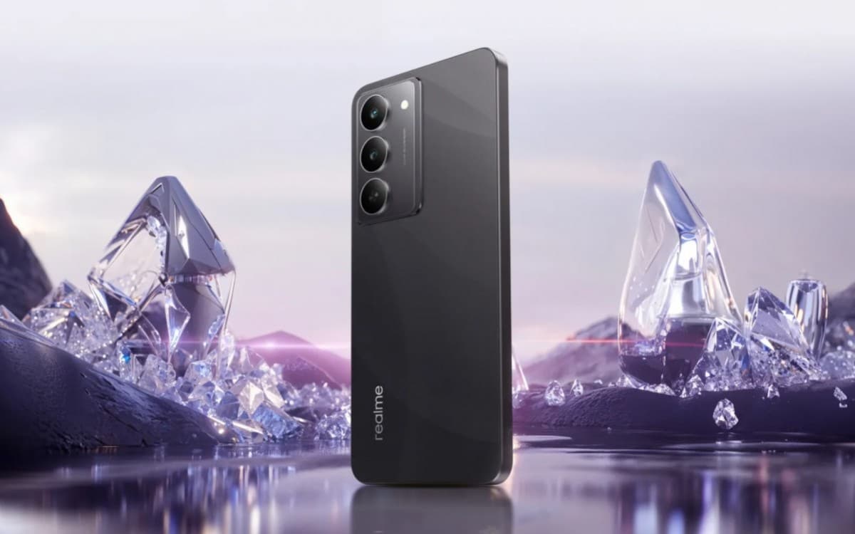 Realme 14x estreia com proteção à prova d'água e tela de 120 Hz