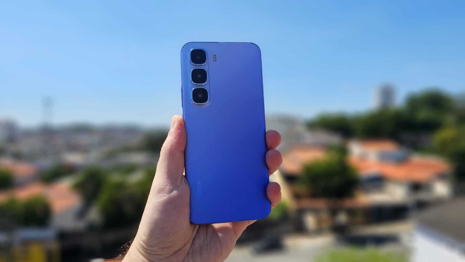 Celular super fino com tela OLED despenca de preço no Brasil – Tudo em ...